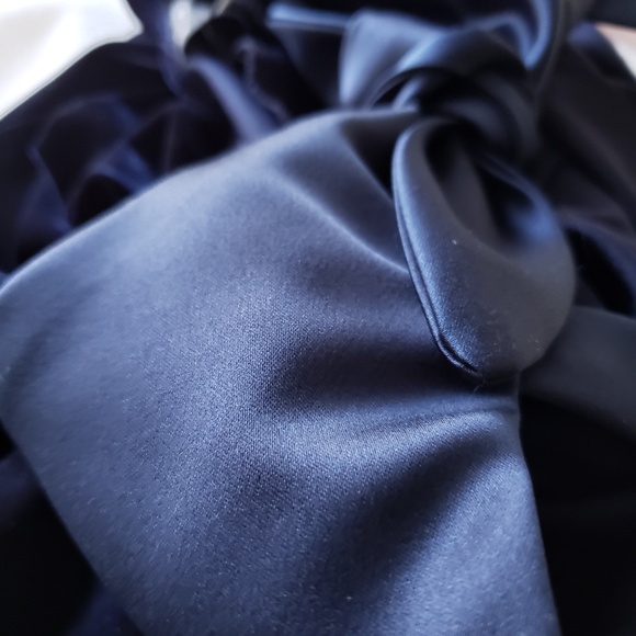 Beautiful Velvet Dress Size 8! - Picture 2 of 12